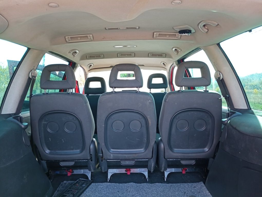 Proprietar vând Vw Sharan 7 locuri an 2006 1,9 tdi