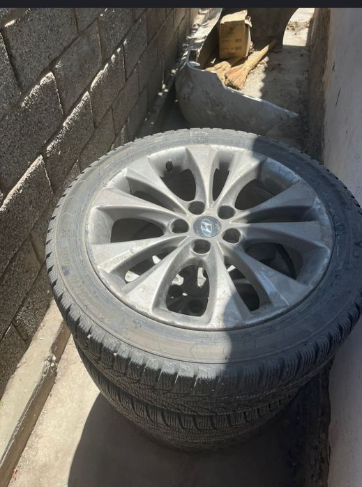 Балон Hyundai размер 18 зимный 4  комлект