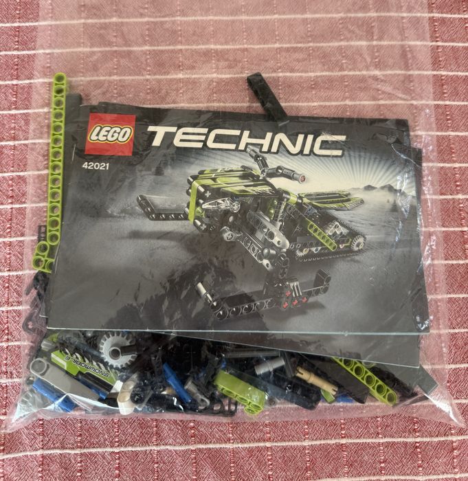 LEGO Technic 42021 - Snowmobile Model Kit