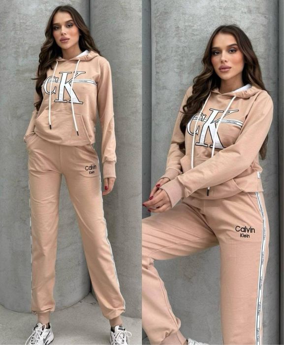 Дамски спортни екипи