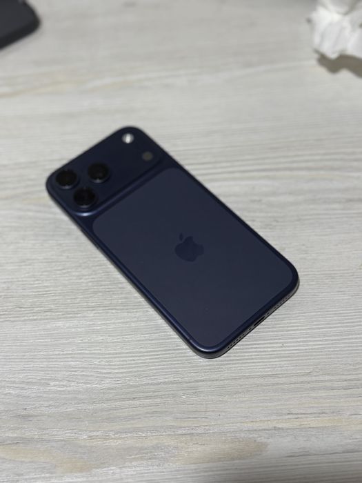 Iphone 17 pro max 256 tali sotiladi