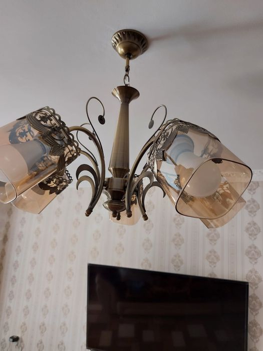 Люстра новая 5-ти рожковая