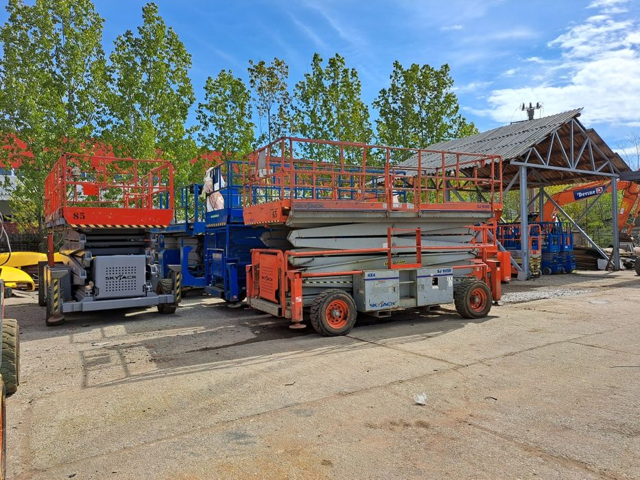 Societate vindem nacela foarfeca diesel4x4, 15m,16m,17m Vindem in RATE