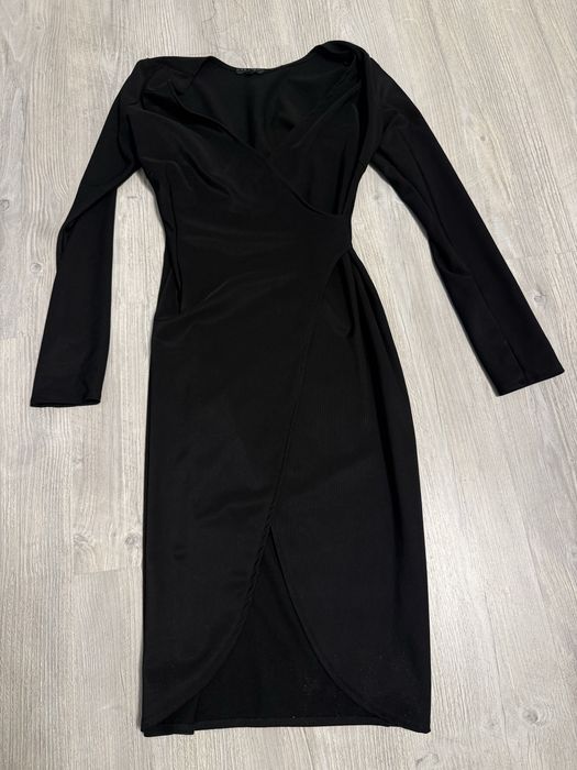 Rochie neagra cu maneca lunga