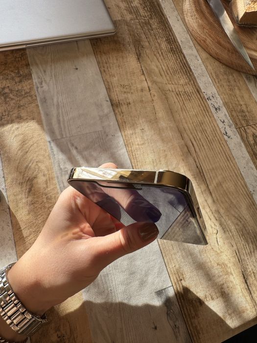 Златен Iphone 13 Pro 256 gb