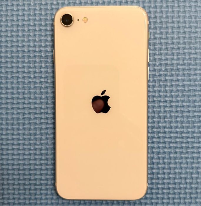 Продам Iphone SE 2022