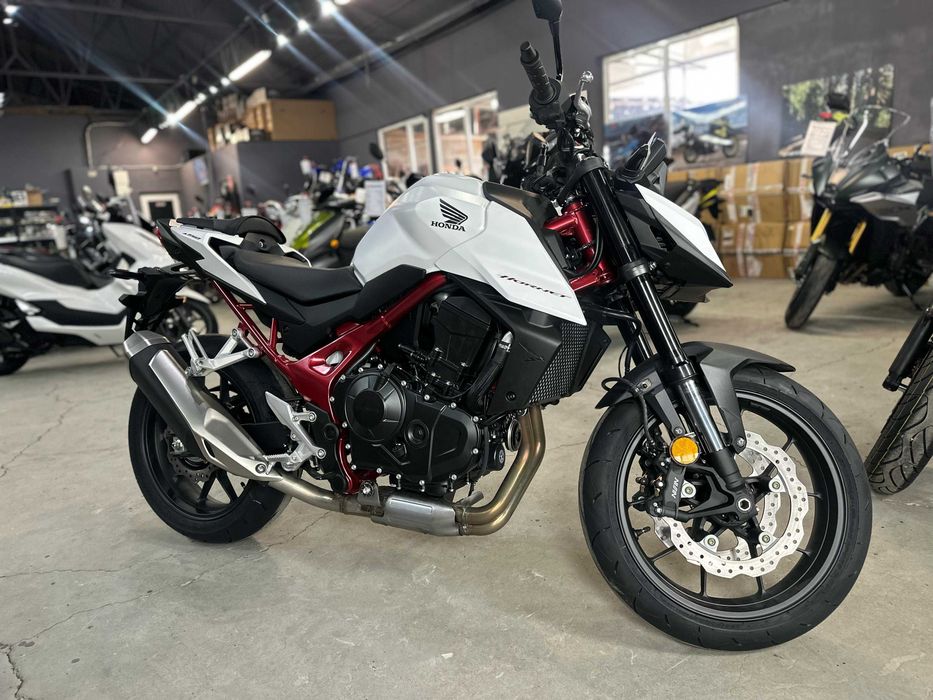 Honda CB 750 Hornet an 2025 nou 0 km - Honda Constanta by EST BIKE