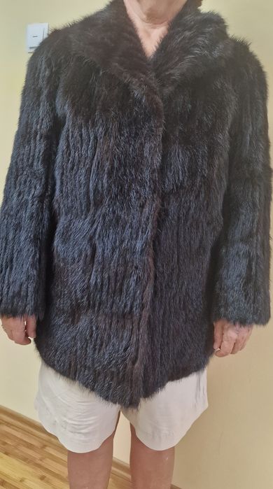 Vand haina blana nurca