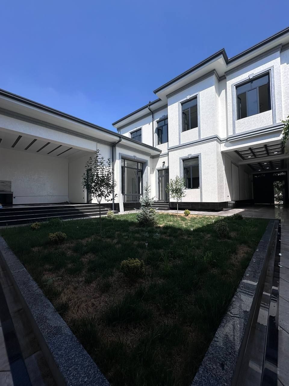Домбирабад  ор-р Памятник

Участок: 3,6 сотки

Общая площадь: 460 м²