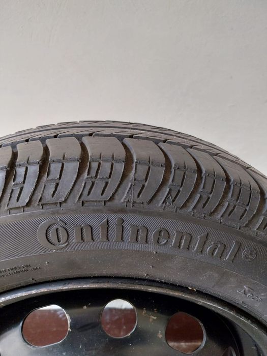 Roata de rezerva cu cric în stare buna cu cric și anvelopa Continental