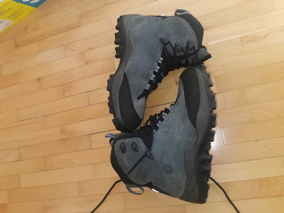 Vand Bocanci de munte Rossignol marime 43, 200 RON