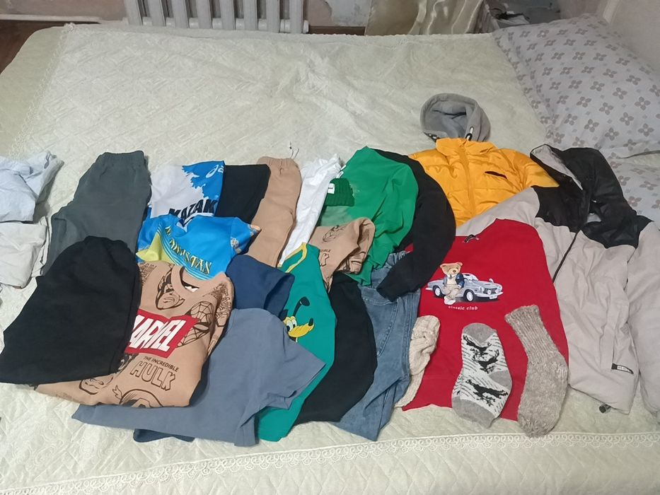 Отдам даром одежду для мальчиков