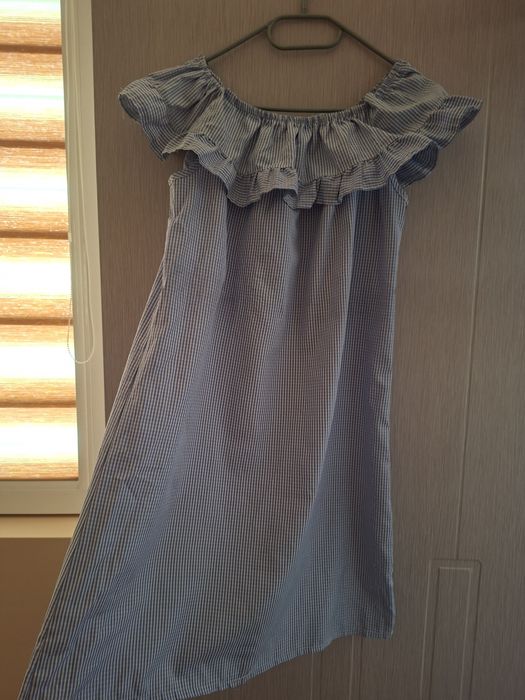 Рокля на раета с паднало рамо