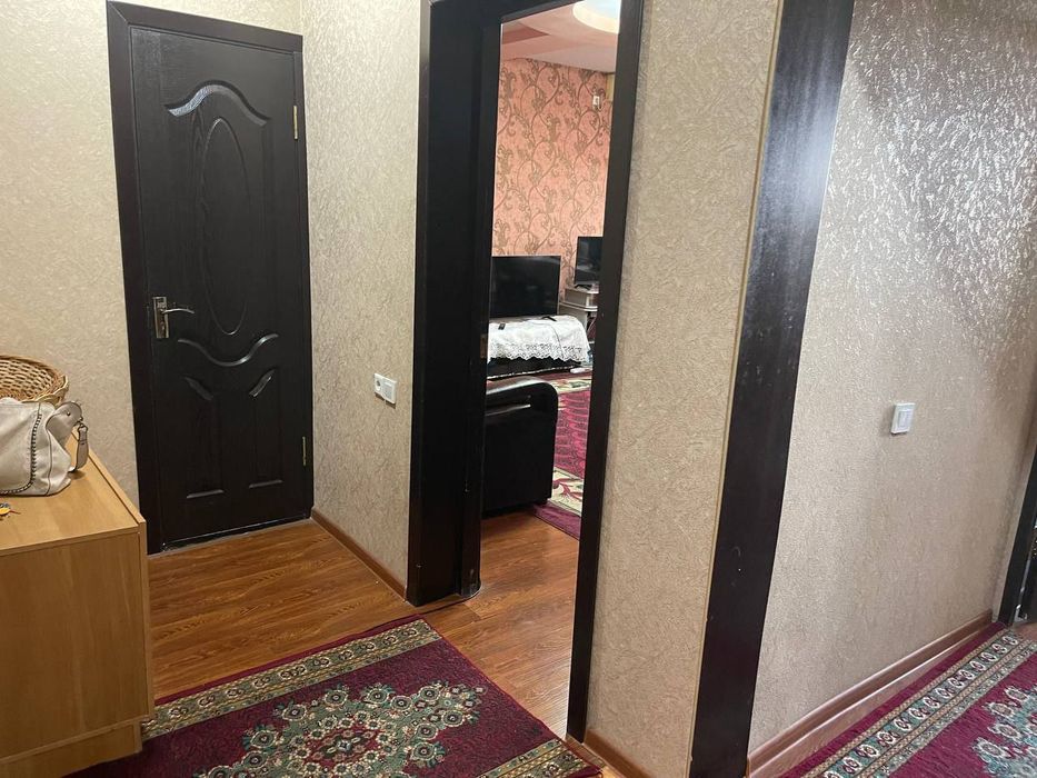 Срочно! Квартира на Дружба народов 3/9/9  общ пл 72м  с обстановкой