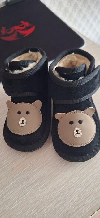 Продам детскую обувь