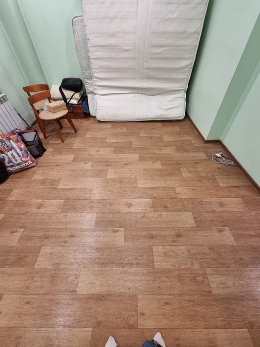 Линолеум 15кв , царапин нет