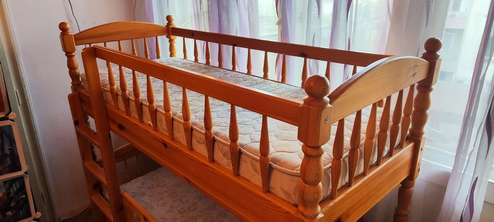 Детско двуетажно легло