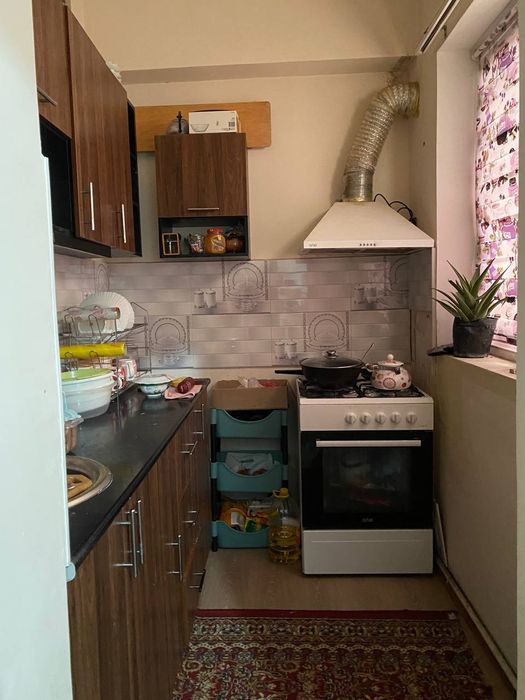 Sergeli 6A da 2 xonali (xonalari alohida qilingan) kvartira sotiladi