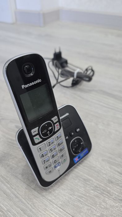 Продам телефон Panasonic KX-TG6821RUB