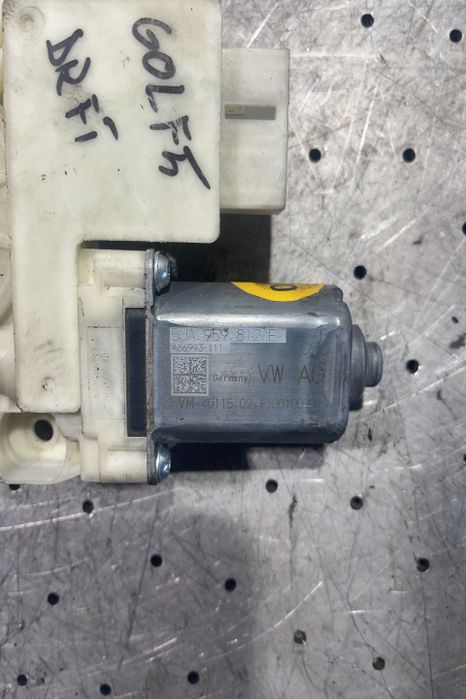 Motoras macara geam fata dreapta 5JA.959.812.E Volkswagen VW Golf a 5