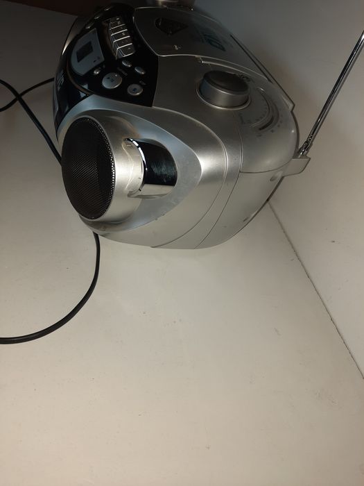 Радиокасетофон с компакт диск JVC модел RC-EX10S