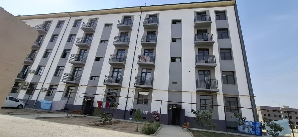 Uy sotiladi 2 xonali 67kv