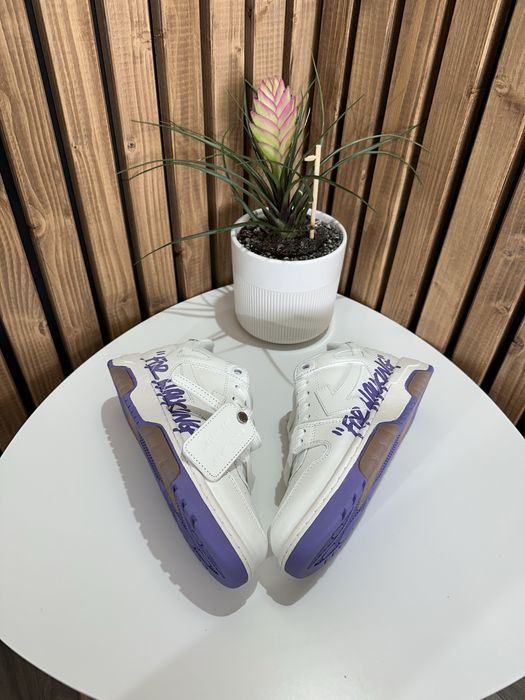 Off White Out Of Office For Walking (size 37/38)