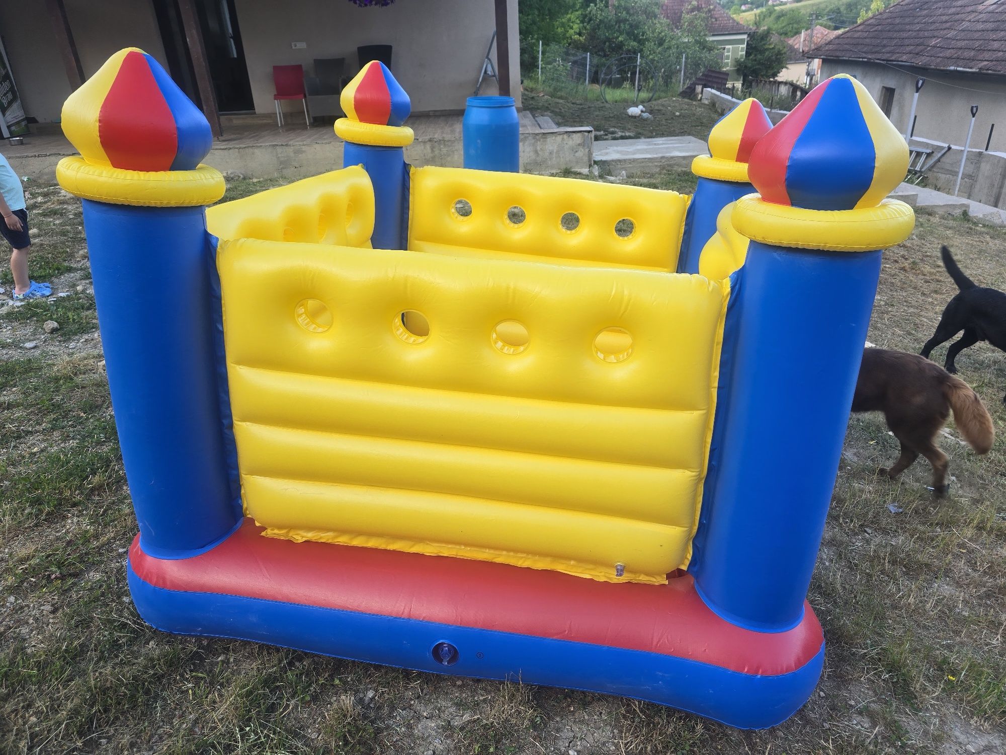 Castel gonflabil pentru copii, 4 coloane, Intex Galben Albastru, dimen
