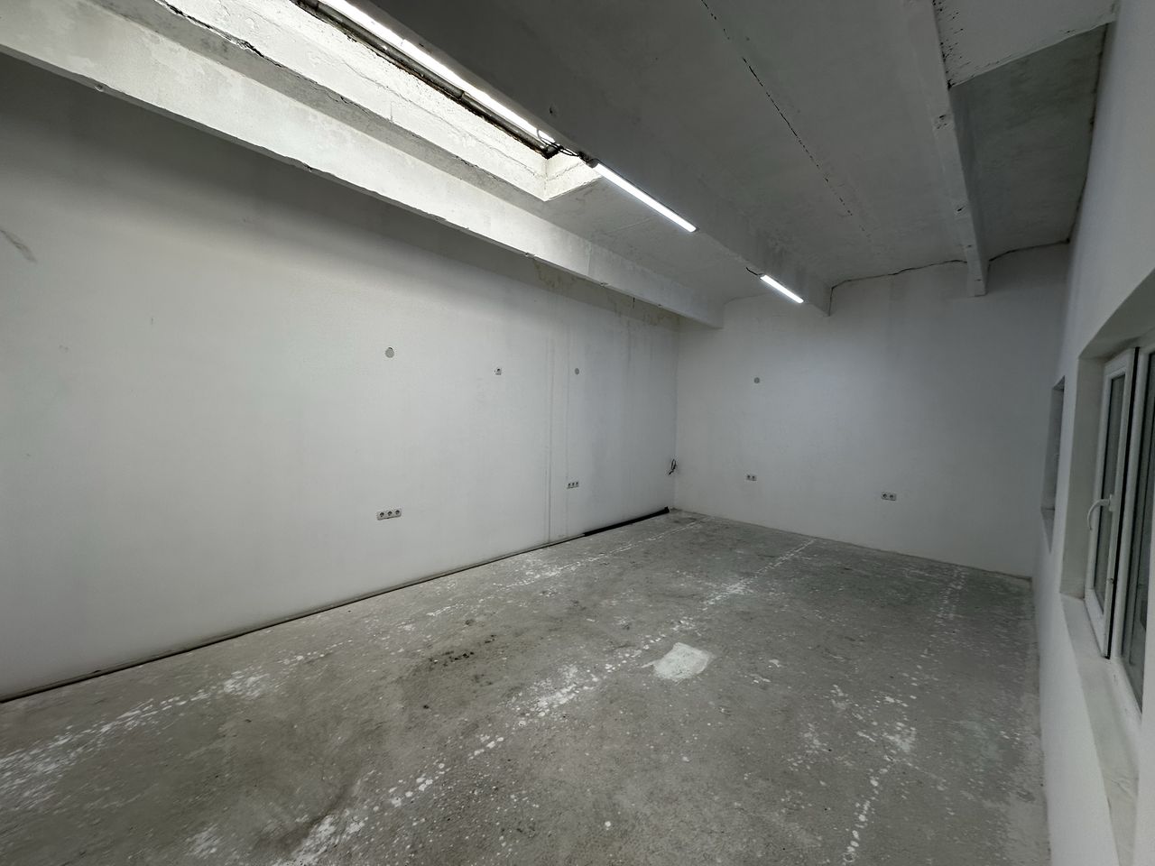 Дава се под наем Склад в Шумен, Тракия - 270 кв.м за 765 € - Снимка #11