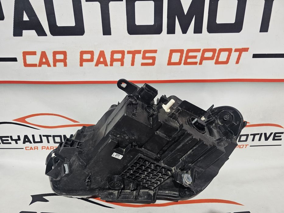 Far dreapta led Bmw X1 F48 dupa 2016 cod 7495004