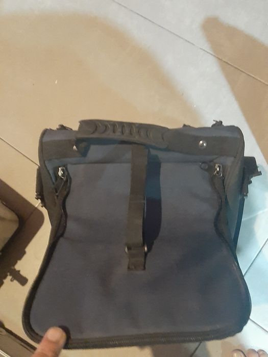 Pantaloni pescari , Cutii pescari sau unelte