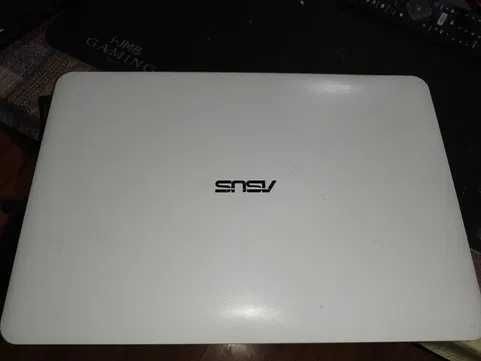 Laptop ASUS R556L