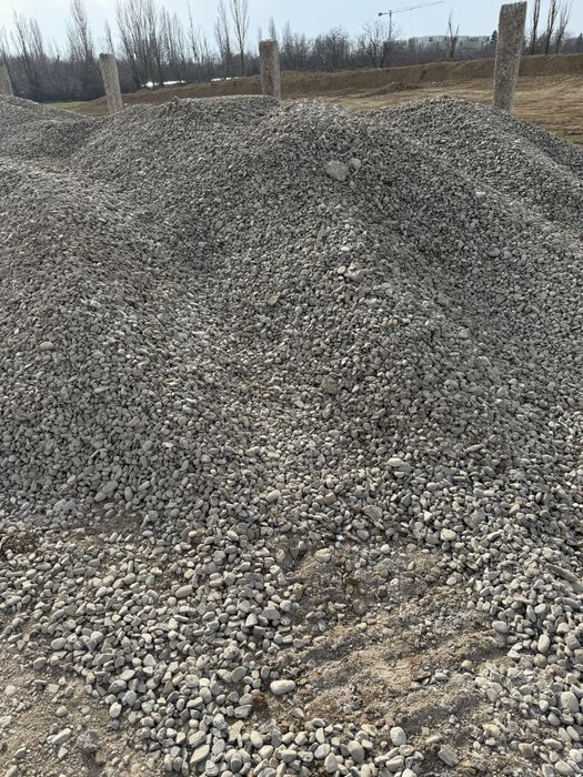 Pamant vegetal ,Chisai ,beton concasat ,piatra 16/32,balastru