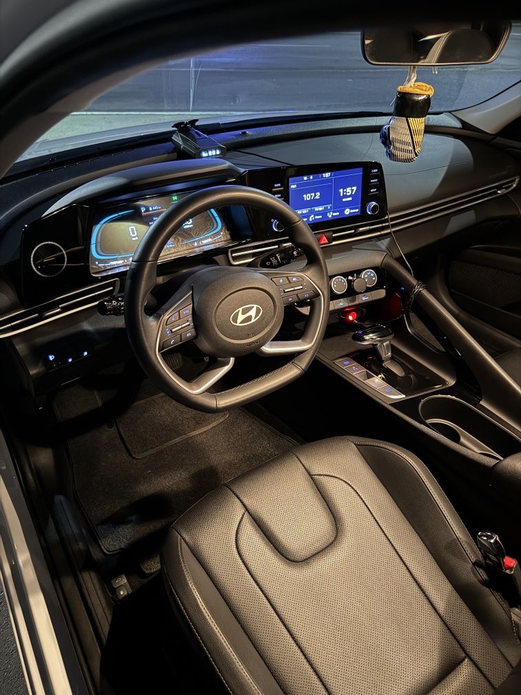 Hyundai Elantra 2024