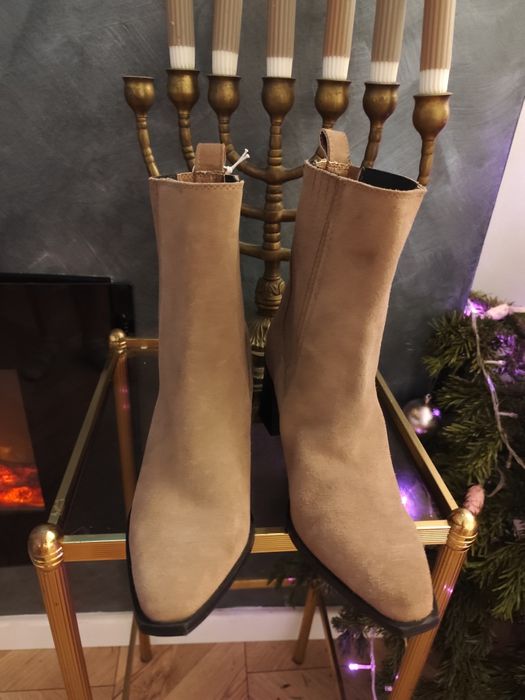 Cizme noi / ciocate / ghete din piele naturala crem nr 38