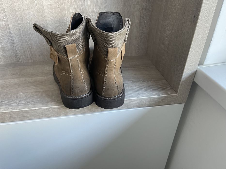 Ghete imblanite din piele marimea 40 noi fara eticheta