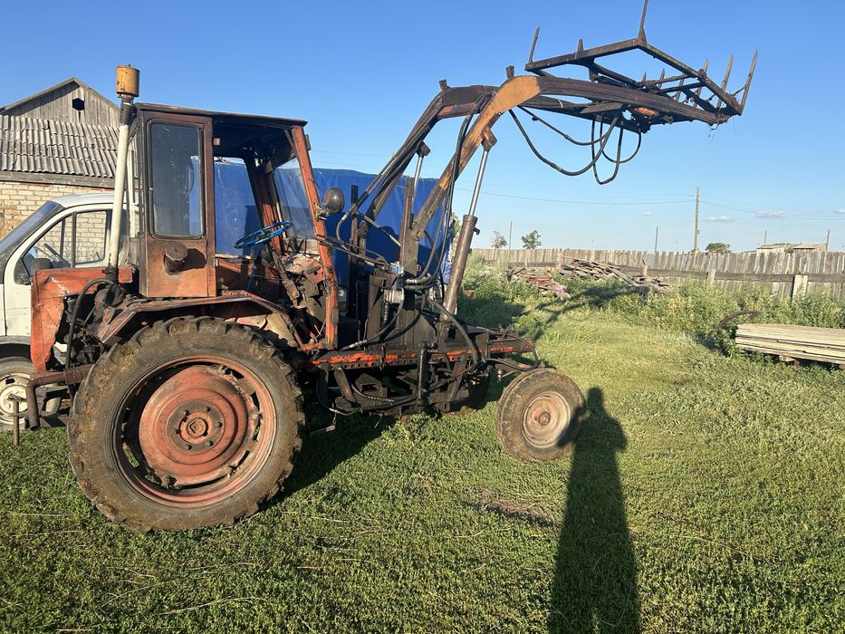 продам 2 трактора т-16.т-40