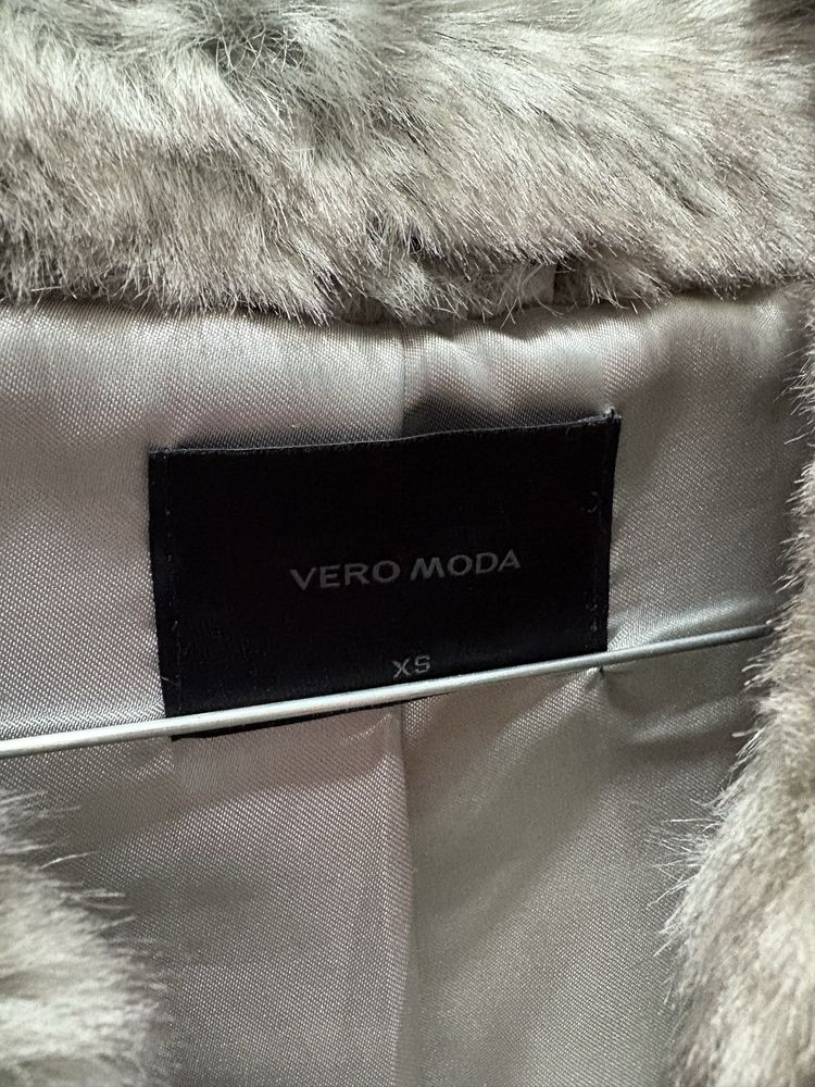 Яке с косъм Vero Moda