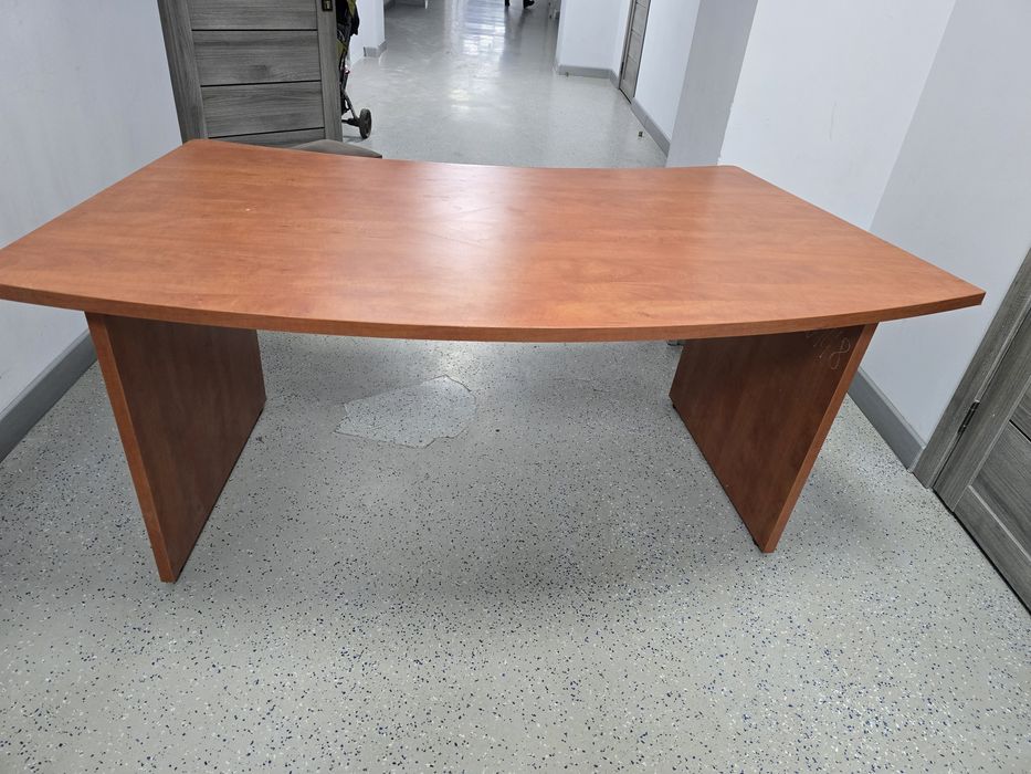 Продаётся офисные столы стулья от 5000 и выше