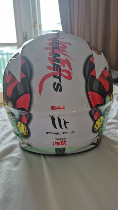 Vând 2 căști moto mărime s una purtata doar o data celalalt de câteva