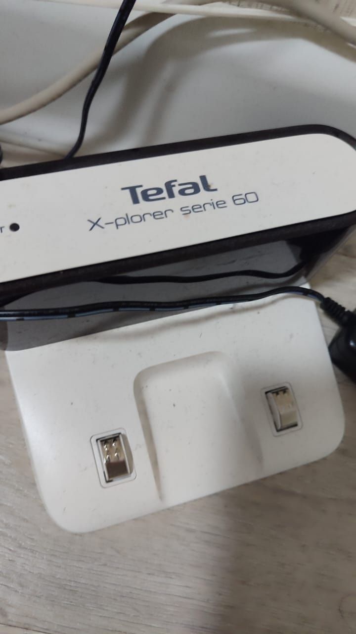 Робот пылесос Tefal, с функцией влажной уборки