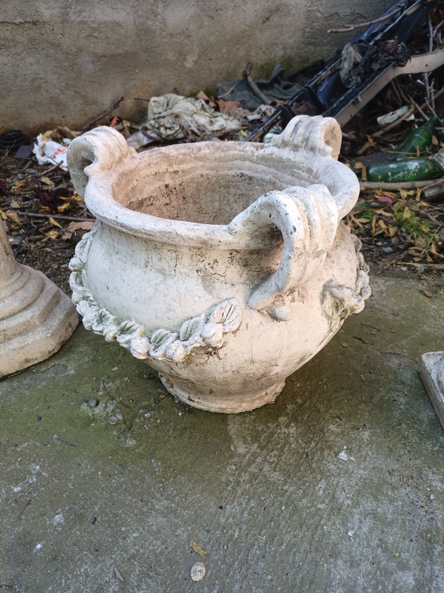 Ghiveci flori stilpi decorativi ciment vechi
