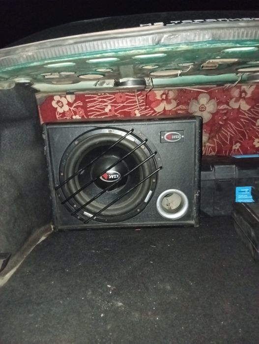 Сабвуфер большой