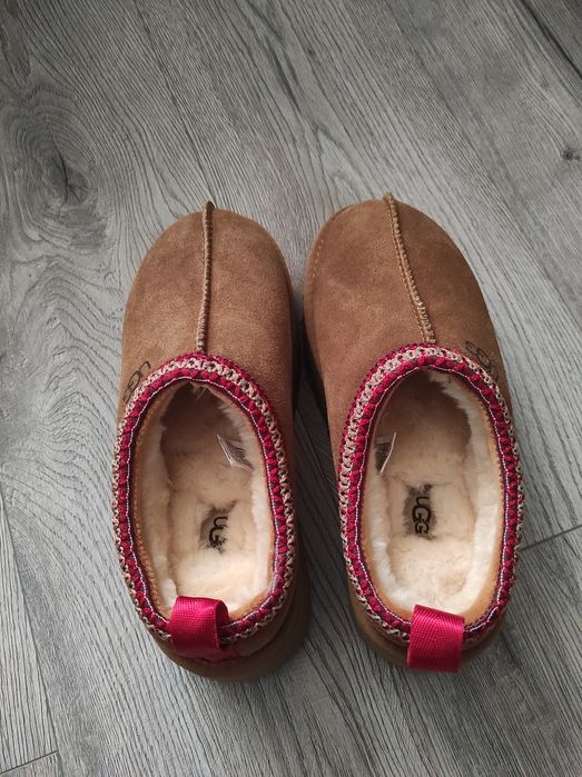 Vand Ugg marimea 38