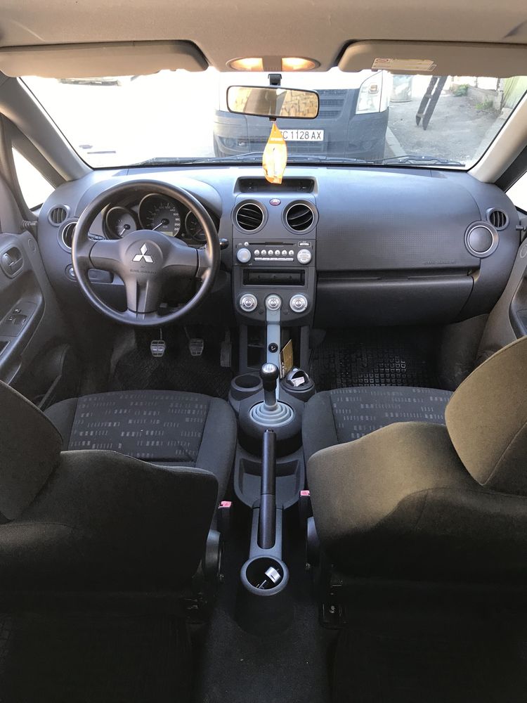 Mitsubishi colt 1.1