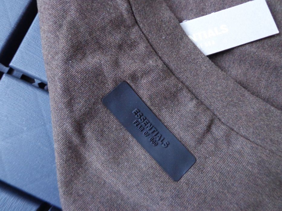 Мъжка тениска ESSENTIALS