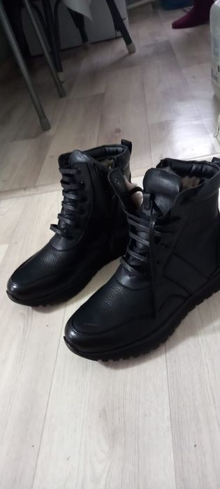 Продаются мужские ботинки 39 размера, но маломерки, пойдут на 38 р