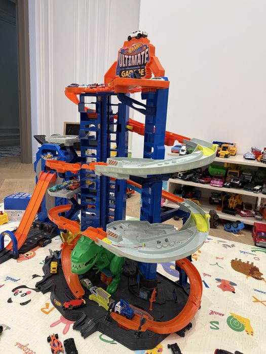 Hotwheels Ultimate garage