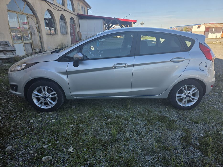 Ford fiesta Sync Edition 1,3 Benzină