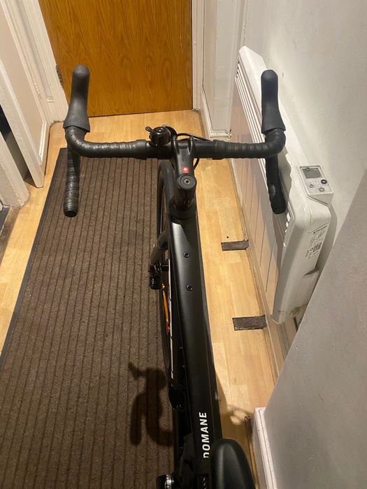 Bicicleta Trek Domane AL 5 Matte (an2025)